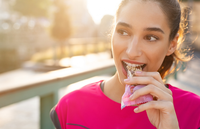 How Periodized Nutrition Can Increase Your Running Performance - Women Granola Bar